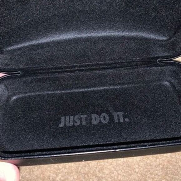 Nike Hard Shell Eyeglass Case - Picture 6 of 6